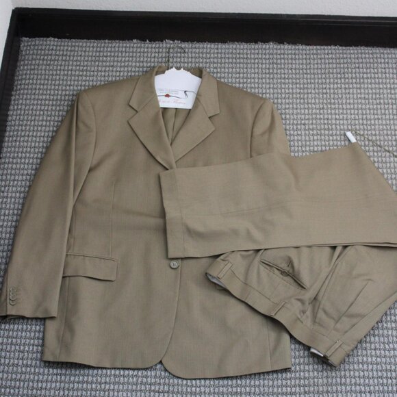 Tan Vinci vintage 2 piece designer suit #designer #suit #vintage #luxurysuit - Picture 4 of 8